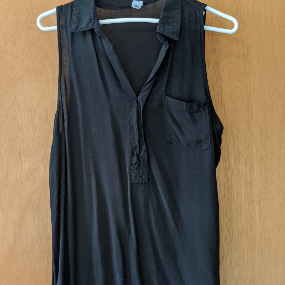 Sleeveless shirt